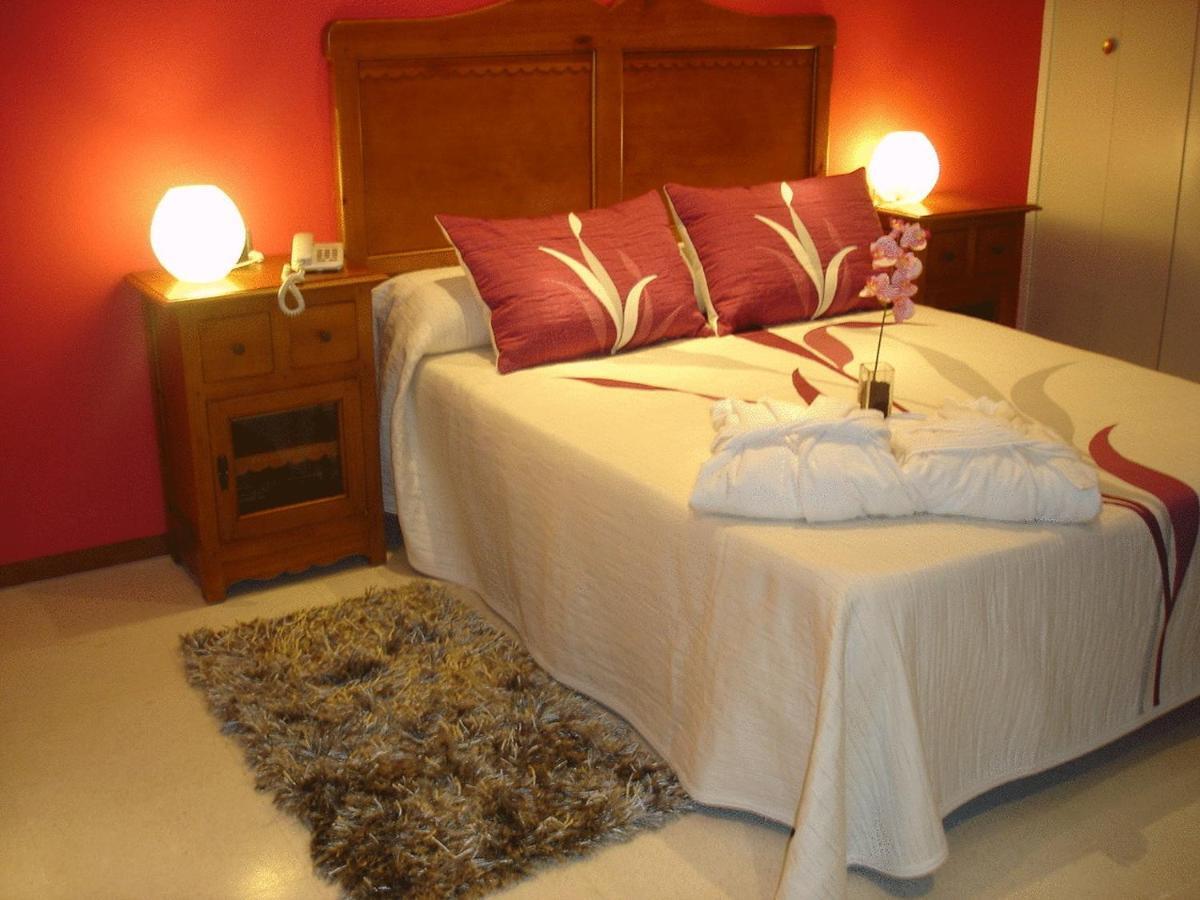 Hotel JM Jardin de la Reina Guillena Zimmer foto